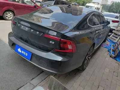 Volvo S90 2021, 141200 км, за 142800 CNY