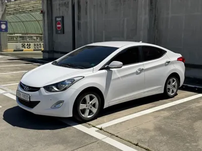 Hyundai Avante · 2013 год