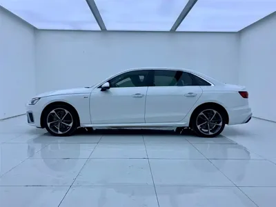 Audi A4L 2023, 55199 км, за 139800 CNY