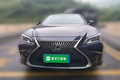 Lexus ES 2018, 105200 км, за 167929.74 CNY