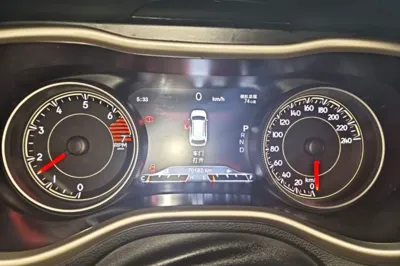 Jeep Cherokee 2017, 70200 км, за 52419.14 CNY - фото 19