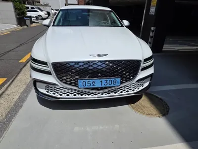 Genesis G80 · 2025 год