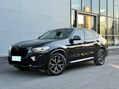 BMW X4 · 2022 год