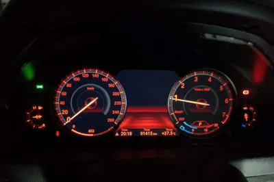 BMW 3 Series 2019, 91400 км, за 87693.8 CNY - фото 11