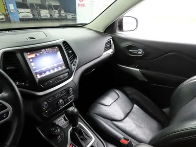 Jeep Cherokee 2017, 184467 км, за 8900000 KRW - фото 11