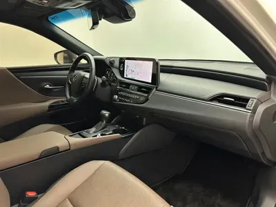 Lexus ES 2024, 27000 км, за 188200 CNY - фото 11