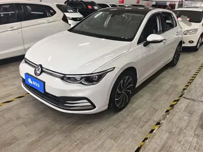 Volkswagen Golf · 2022 год