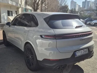 Porsche Cayenne 2025, 10900 км, за 165880000 KRW