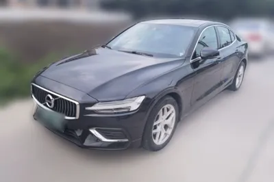 Volvo S60 · 2022 год