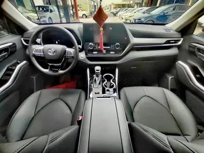 Toyota Highlander 2025, 3000 км, за 189800 CNY - фото 7