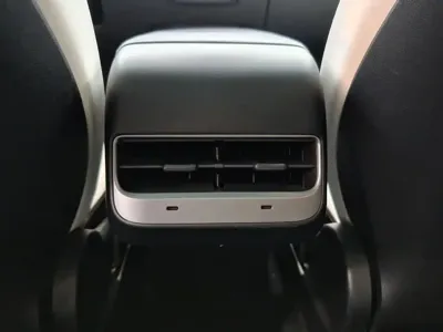 Tesla Model Y 2022, 65000 км, за 183000 CNY - фото 25