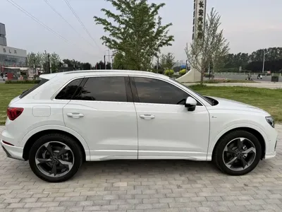 Audi Q3 2023, 31000 км, за 189800 CNY