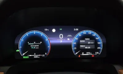 Toyota Alphard 2025, 9399 км, за 114900000 KRW - фото 8