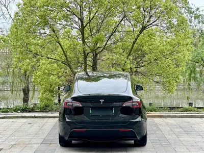Tesla Model Y 2023, 85000 км, за 138000 CNY