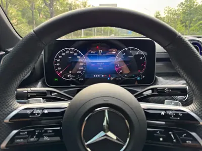 Mercedes-Benz C-Class 2025, 15000 км, за 208800 CNY