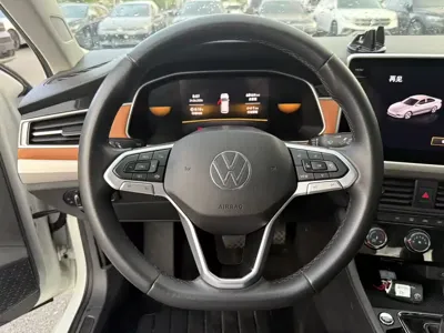 Volkswagen Bora 2023, 66000 км, за 54000 CNY