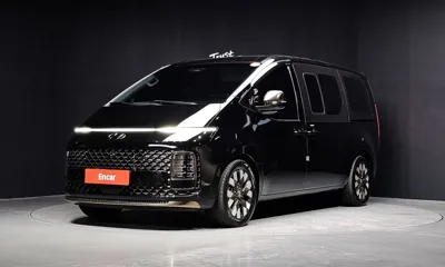 Hyundai Staria · 2023 год