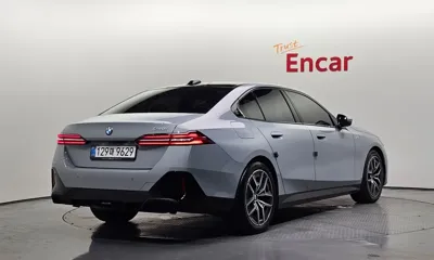 BMW 5-Series 2025, 11436 км, за 999990000 KRW