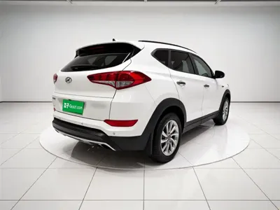 Hyundai Tucson 2016, 90000 км, за 34000 CNY