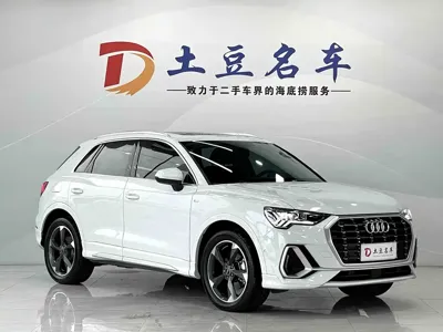 Audi Q3 2023, 45400 км, за 185799 CNY