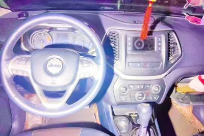 Jeep Cherokee 2016, 182600 км, за 34881.22 CNY - фото 9
