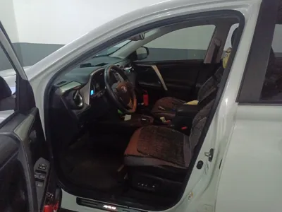 Toyota RAV4 2015, 97900 км, за 66490.76 CNY - фото 12