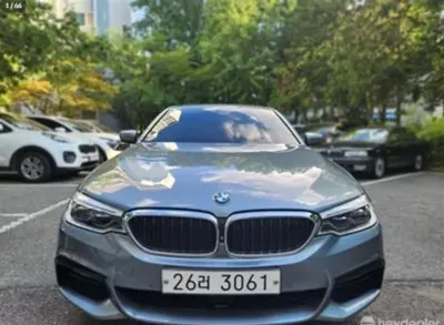 BMW 5-Series · 2017 год