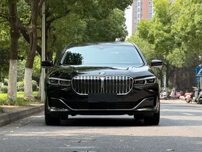 BMW 7 Series 2021, 60000 км, за 338000 CNY