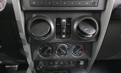 Jeep Wrangler 2010, 129018 км, за 16900000 KRW - фото 15