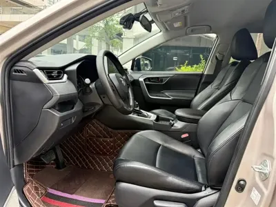 Toyota Wildlander 2023, 41000 км, за 90000 CNY