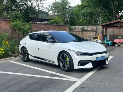 Kia EV6 · 2023 год