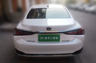 Lexus ES 2018, 94000 км, за 119032.44 CNY - фото 5