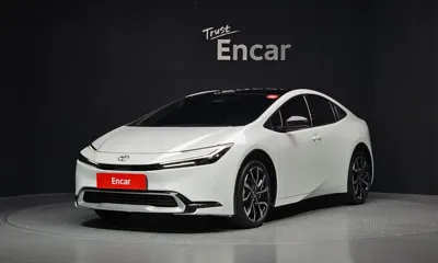 Toyota Prius · 2024 год