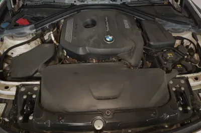 BMW 3 Series 2018, 50800 км, за 101996.73 CNY - фото 18