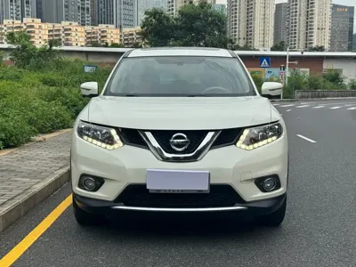 Nissan X-Trail 2014, 100000 км, за 38000 CNY