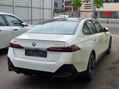 BMW 5-Series 2026, 1550 км, за 86700000 KRW