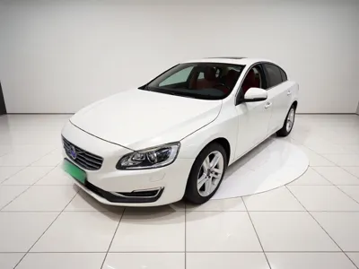 Volvo S60 · 2015 год