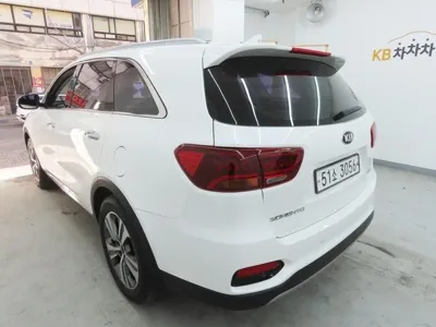 Kia Sorento 2018, 70060 км, за 17000000 KRW - фото 2