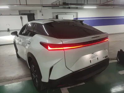 Lexus RZ 2023, 18800 км, за 169813.27 CNY
