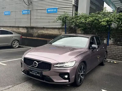 Volvo S60 2024, 12000 км, за 169899 CNY