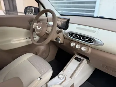 Wuling MINIEV 2025, 18000 км, за 33800 CNY