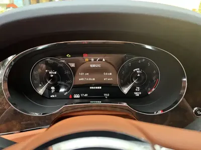 Bentley Bentayga 2021, 18000 км, за 1758000 CNY - фото 8