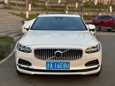 Volvo S90 2023, 30000 км, за 160700 CNY