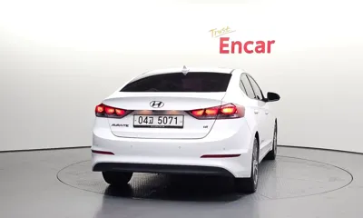 Hyundai Avante 2018, 83740 км, за 10500000 KRW