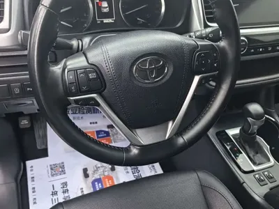 Toyota Highlander 2021, 66000 км, за 155800 CNY - фото 8