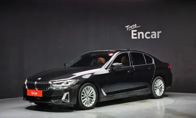 BMW 5-Series · 2023 год