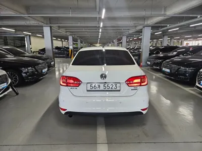 Volkswagen Jetta 2014, 165000 км, за 3900000 KRW