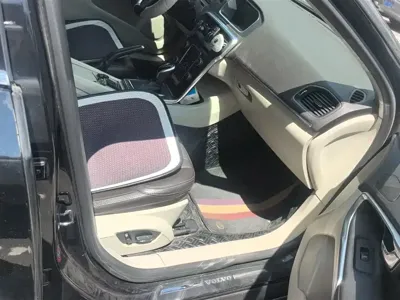 Volvo V40 2015, 111000 км, за 29000 CNY - фото 8