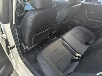 Volkswagen Polo 2011, 80000 км, за 12800 CNY - фото 6