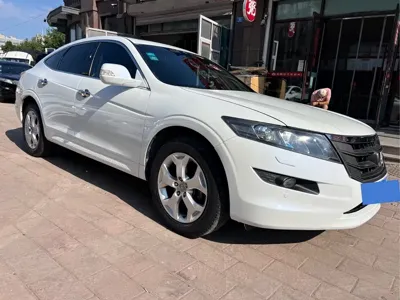 Honda Crosstour 2012, 130000 км, за 28500 CNY